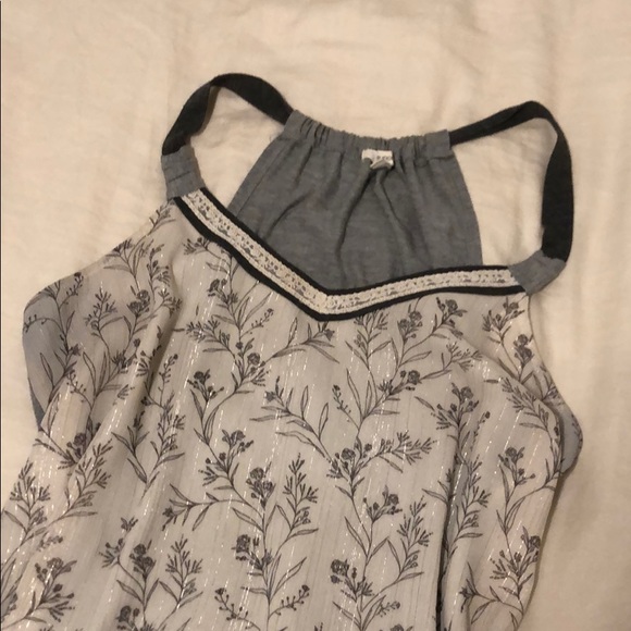 Shimmery Floral Blouse - Picture 3 of 3